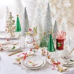 Lenox Merry Grinchmas Assorted Accent Plates, Set Of 4 -Tableware Store 6216816 894172 894166 877880 LHOL 22 FEA 1 93c52245 2497 4843 968b cb784b4c61ae