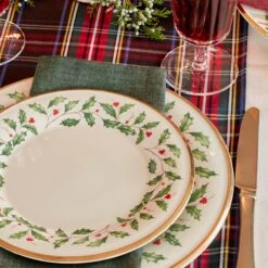 Lenox Holiday Dinner Plate 7 Lenox Holiday Dinner Plate -Tableware Store 883430 894966 894963 894588 840149 877880 LHOL 23 FEA 5 0d5d5506 ba79 434b 9a31 40eb30b460f7
