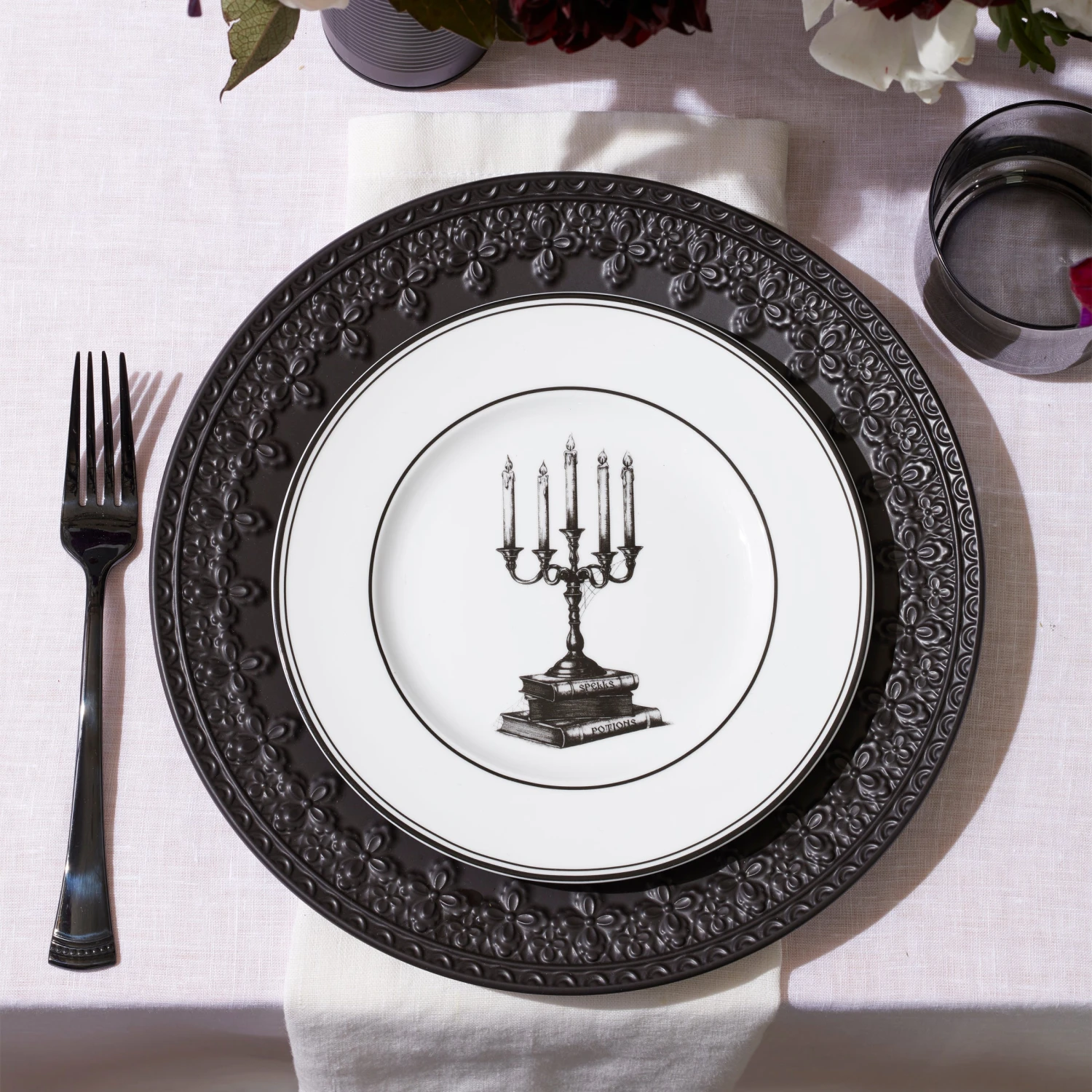 Lenox Vintage Halloween 4-Piece Dessert Plate Set 6 Lenox Vintage Halloween 4-Piece Dessert Plate Set - Image 6