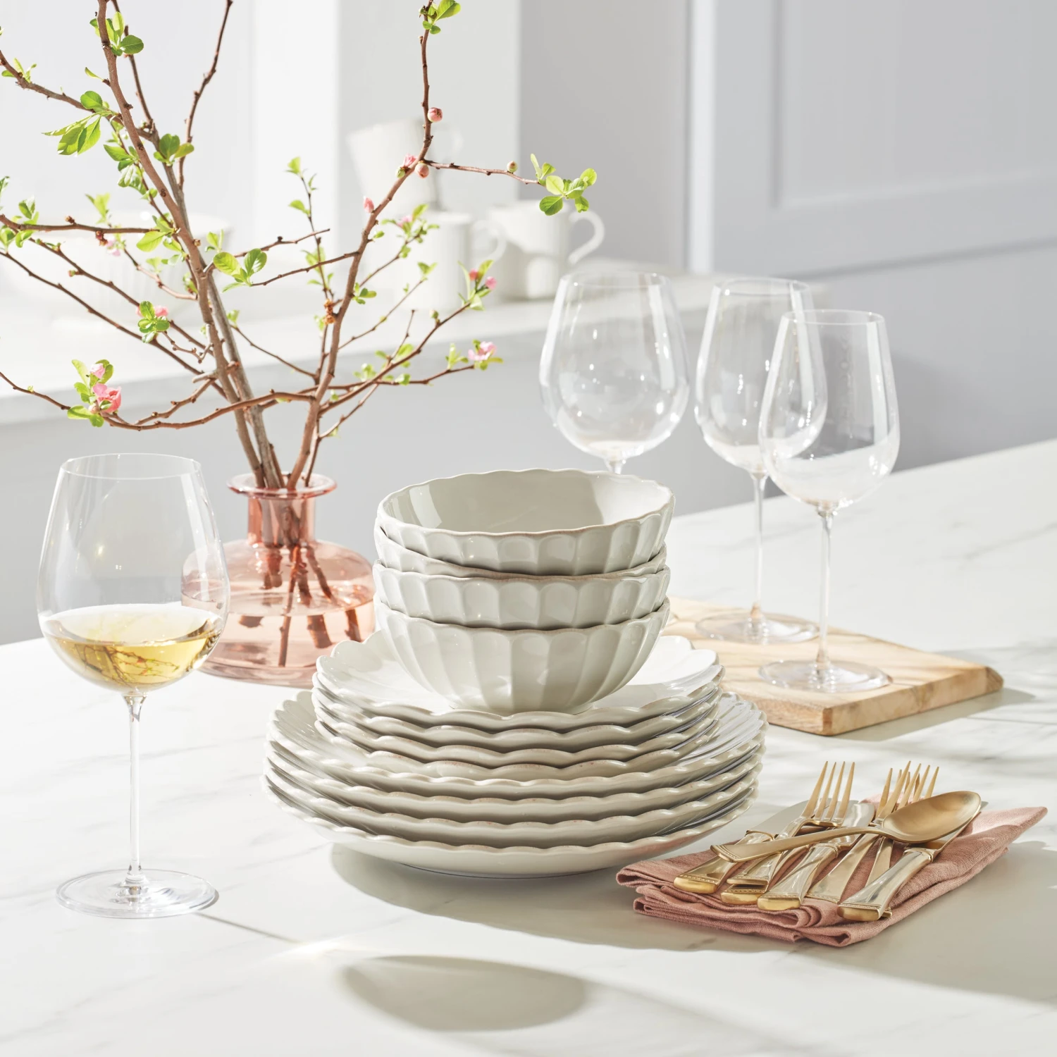 Lenox French Perle Scallop 12-Piece Dinnerware Set 12 Lenox French Perle Scallop 12-Piece Dinnerware Set - Image 12