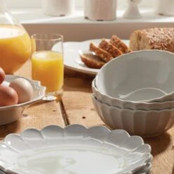 Lenox French Perle Scallop 4-Piece Bowl Set -Tableware Store 893544 893545 LNP F21 FEA 1