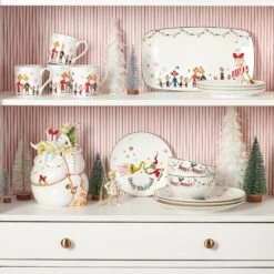 Lenox Merry Grinchmas 12-Piece Dinnerware Set -Tableware Store 895054 894450 895921 895051 895052 894079 893073 LHOL 23 GRINCH FEA 1 d6ed6c3f b039 4c4f b1d4 1fc920c7f3bc