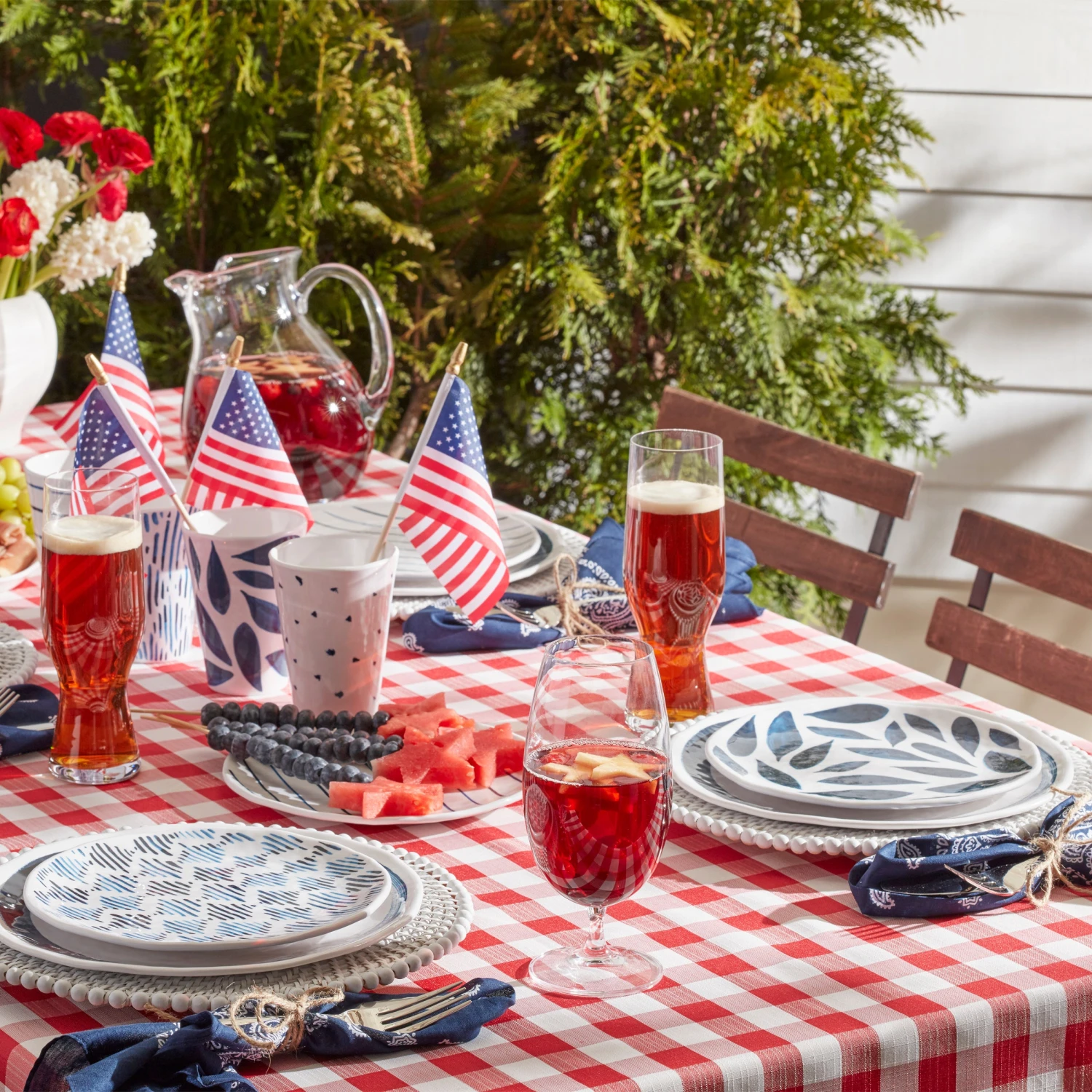 Lenox Blue Bay Melamine 16-Piece Dinnerware Set 4 Lenox Blue Bay Melamine 16-Piece Dinnerware Set - Image 4